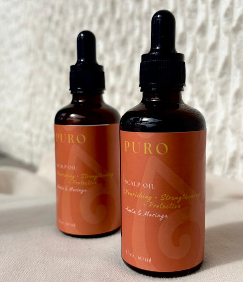 Frasco de Scalp Oil PURO, aceite capilar de amla y moringa para el cuero cabelludo, cabello rizado y afro